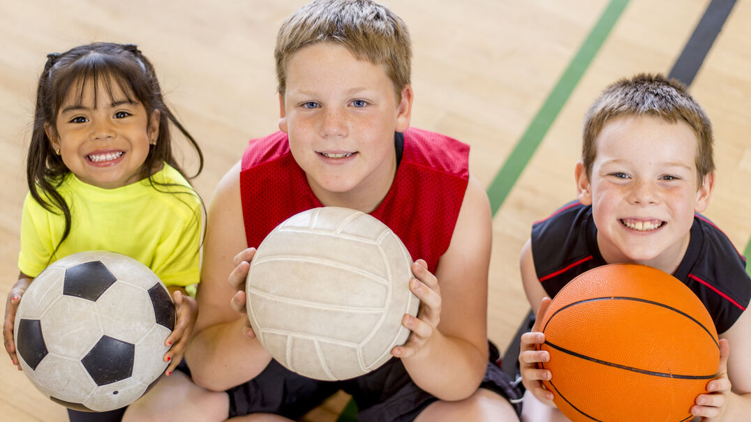 Programs banner sport in schools